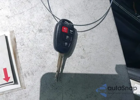 2017 Toyota Camry Xle z USA, uszkodzony, nr VIN 4T1BF1FKXHU687414